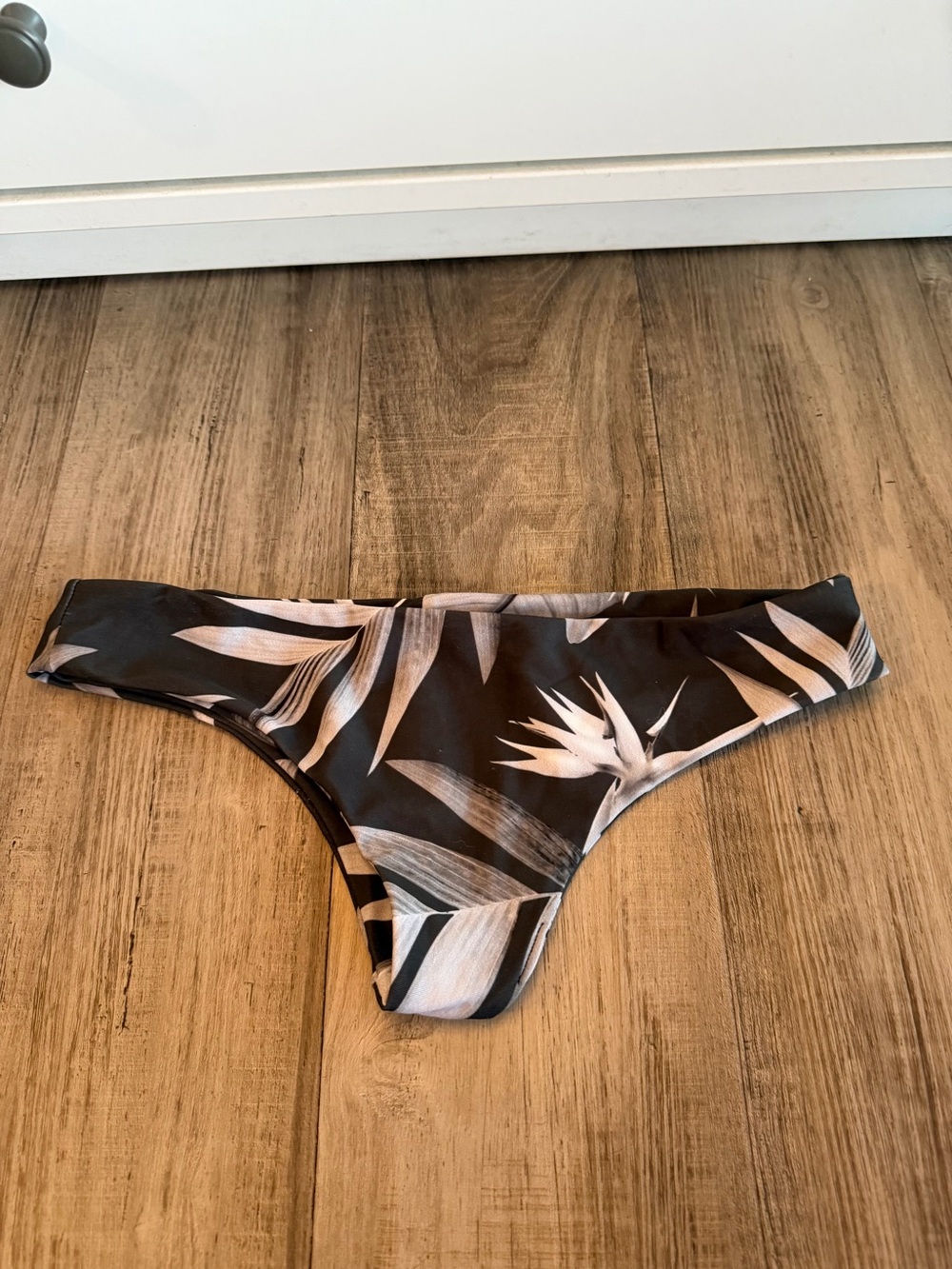 Patin Fix Swm Bird of Paradise Floral Brazilian Bikini Bottom Small